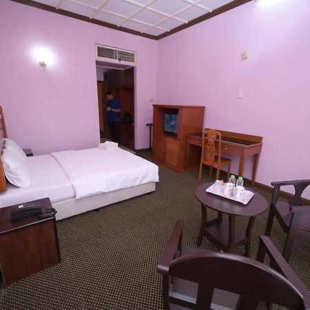 Kesedar Hotel Travel & Tours Sdn Bhd Гуа-Мусанг Экстерьер фото