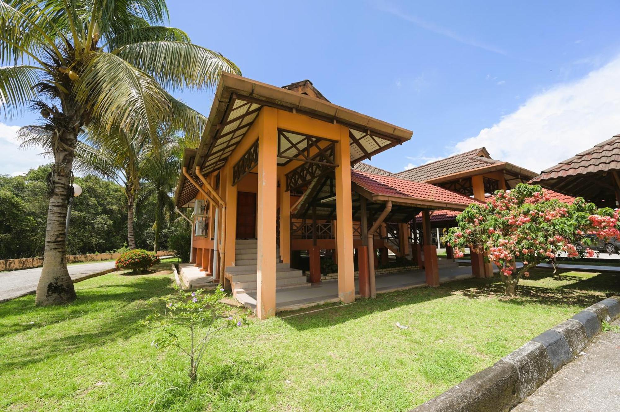 Kesedar Hotel Travel & Tours Sdn Bhd Гуа-Мусанг Экстерьер фото